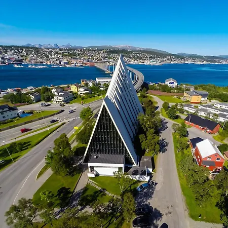 Practical In The Center 特罗姆瑟